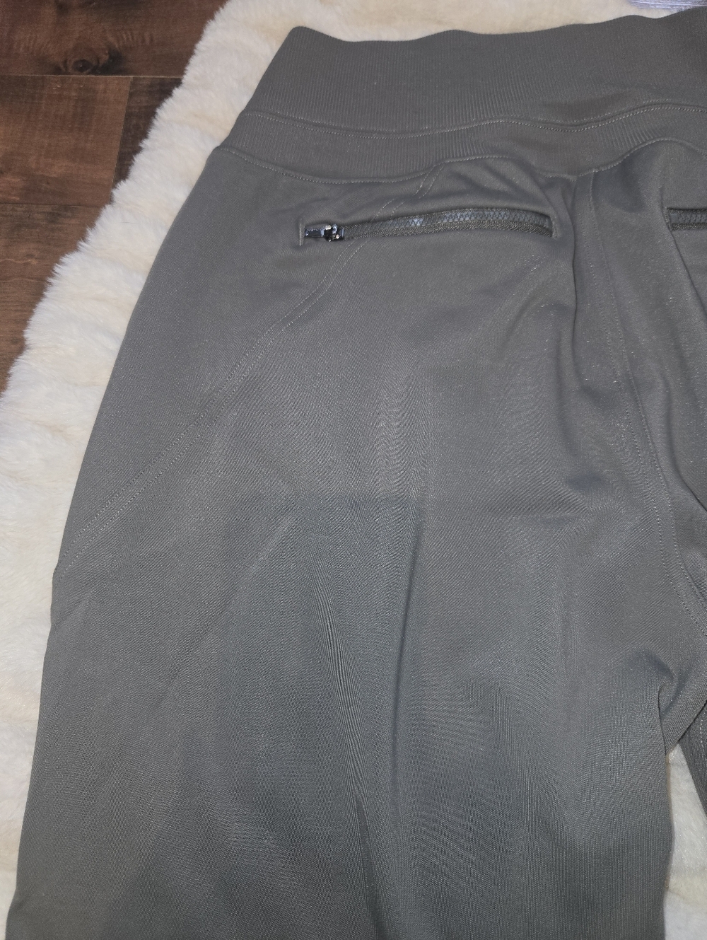 Athleta Venice Olive Joggers [Medium] Athleisure Stretch Comfort Pants - Picture 12 of 13